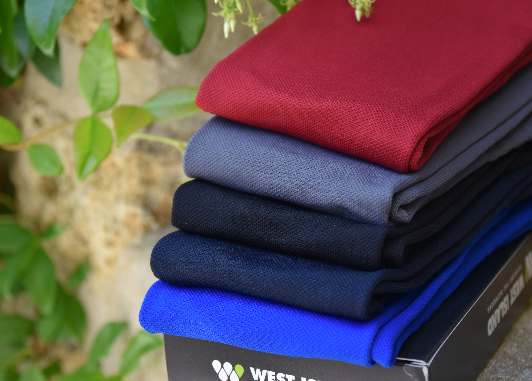 Fixity de West Island : des chaussettes d'équitation solides, souples, douces et des couleurs uniques.